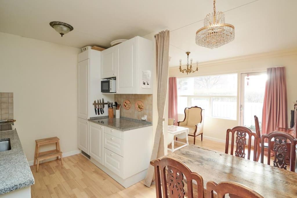 Classic Groundfloor With Patio Close To Metro Copenaghen