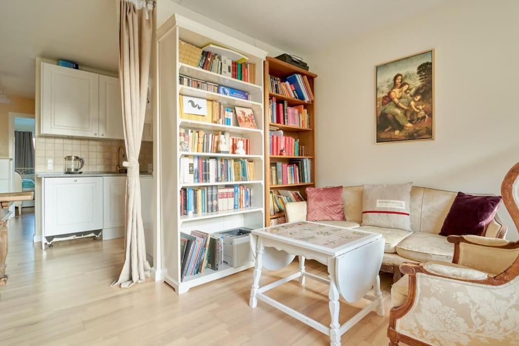 Classic Groundfloor With Patio Close To Metro * Copenaghen