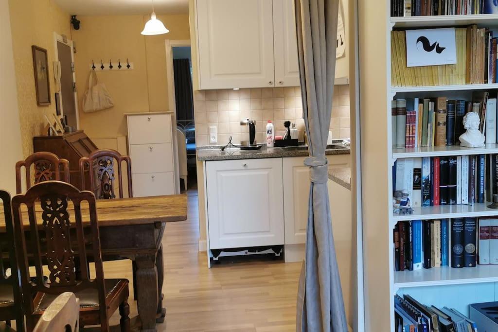 Classic Groundfloor With Patio Close To Metro Copenaghen